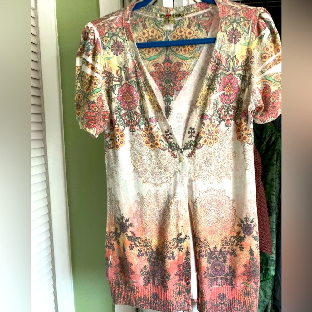 Floral short sleeved comfy sweater